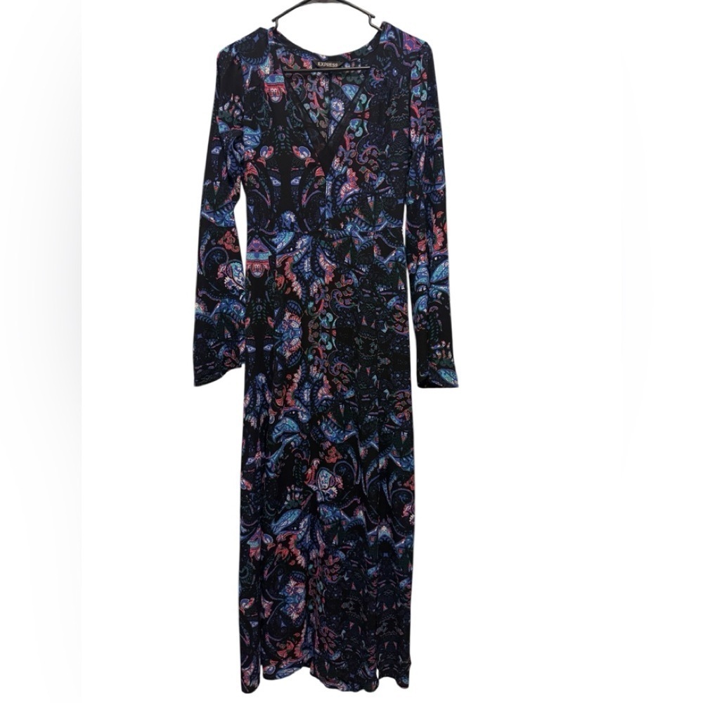 Express Vibrant Patterned Long Sleeve Dress. Long sleeves and long length.new